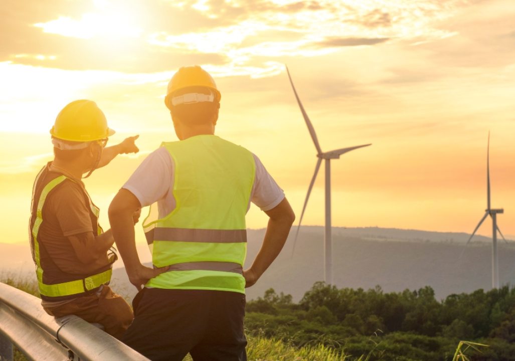 windpower workers 1100x650 1