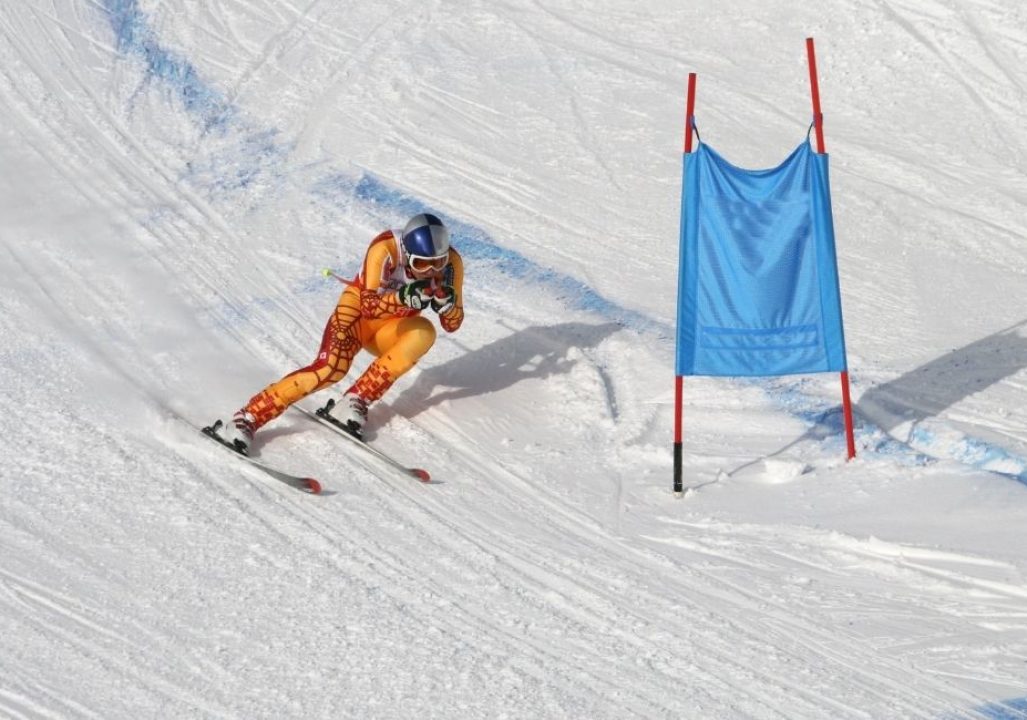Downhill skiing