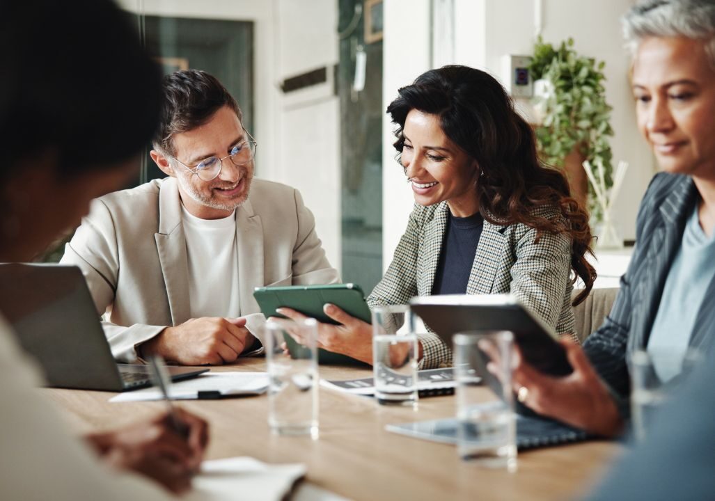 Office meeting between professionals