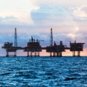 Offshore oil platform