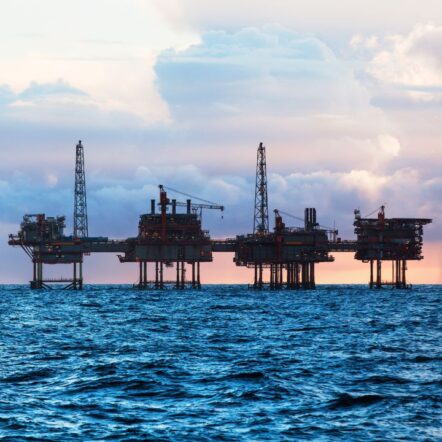 Offshore oil platform